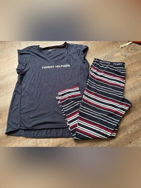 🌸 $10 SALE 🌸 Tommy Hilfiger Navy Top with Red & White Striped Pants